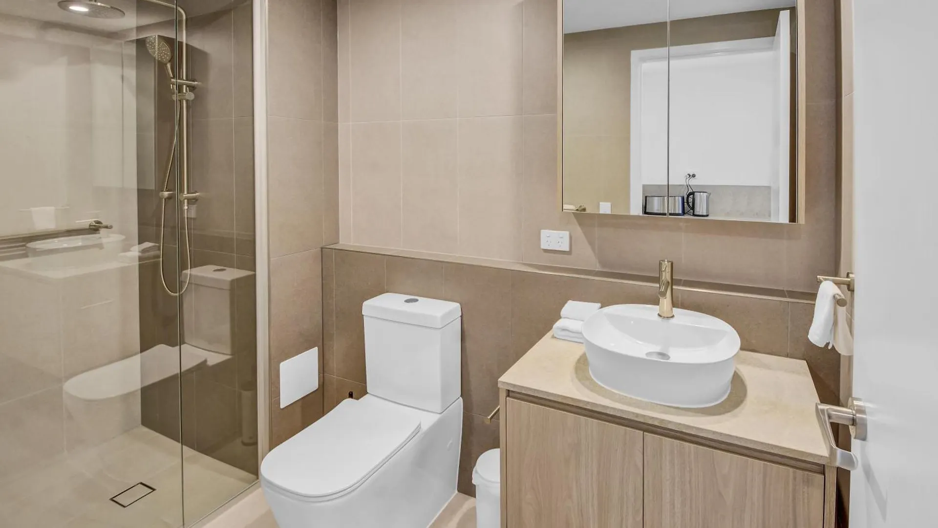 Hotel Lowanna Beach Resort Kawana Buddina