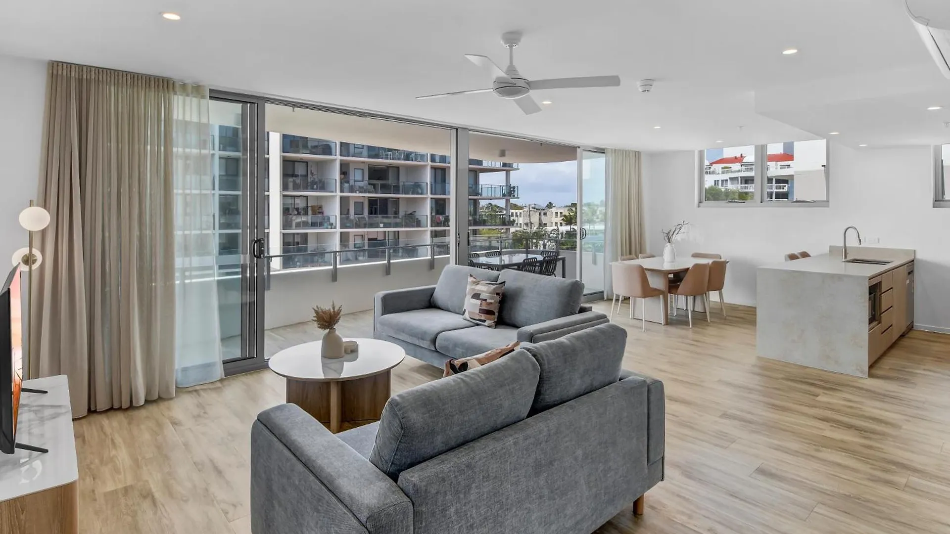 Lowanna Beach Resort Kawana Buddina