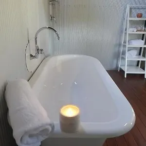Hotel Murphy's Creek Hideaway, Upper Lockyer